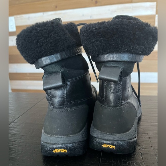 UGG Australia Butte Waterproof Vibram Leather Winter Boots Black 5209 Women's 5 - Picture 5 of 8